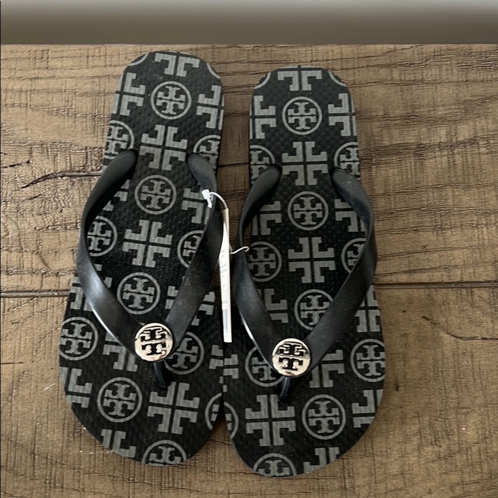 Tory burch flip flops